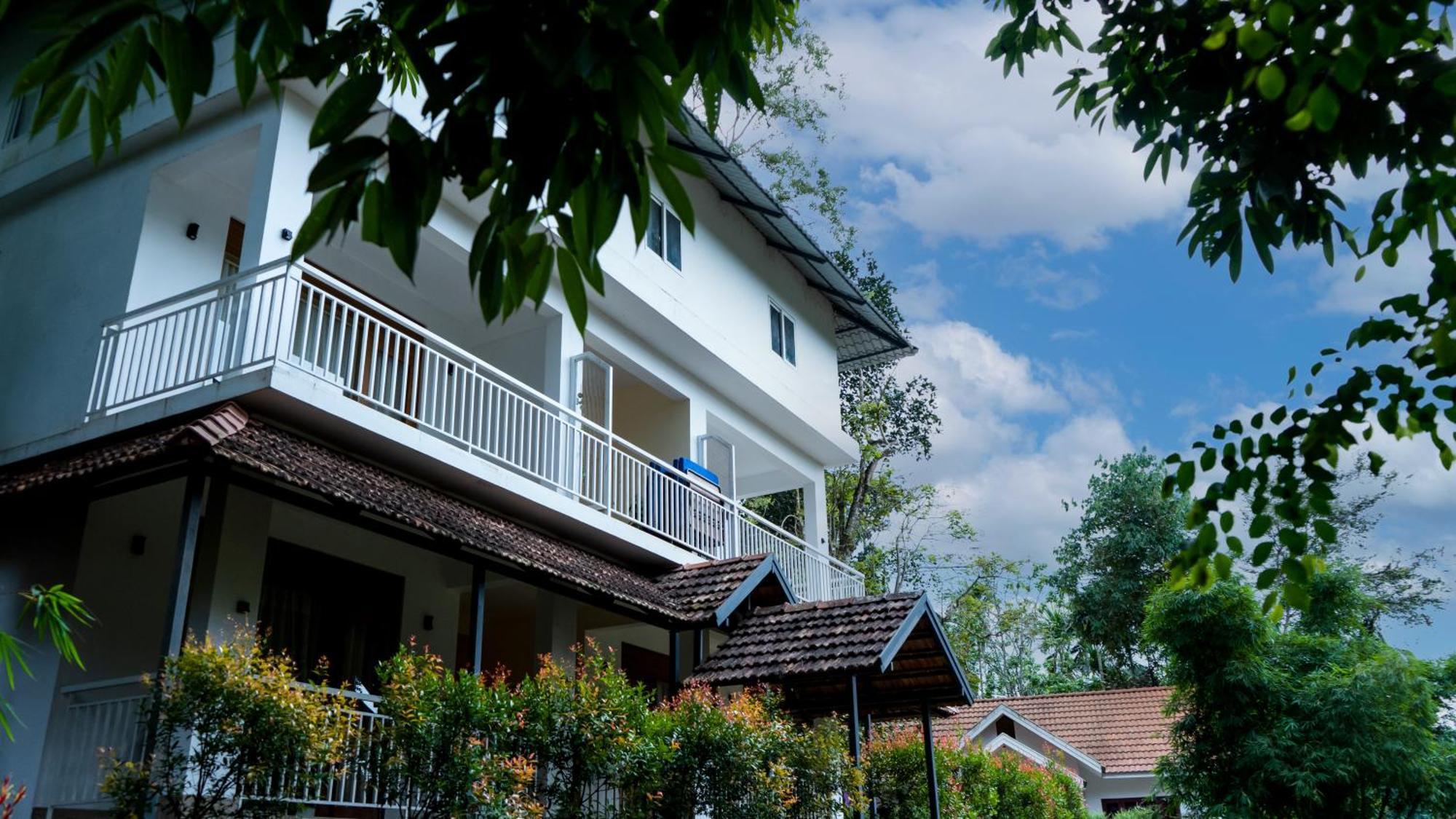 Vythiri Holiday Resort, Wayanad Exterior foto