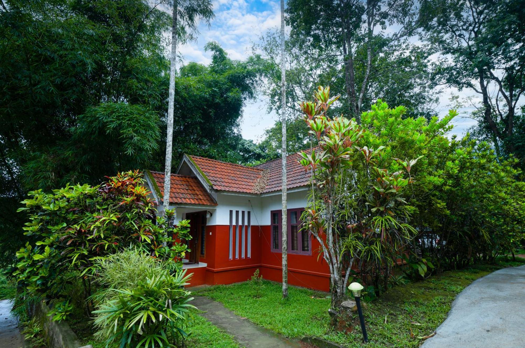 Vythiri Holiday Resort, Wayanad Exterior foto